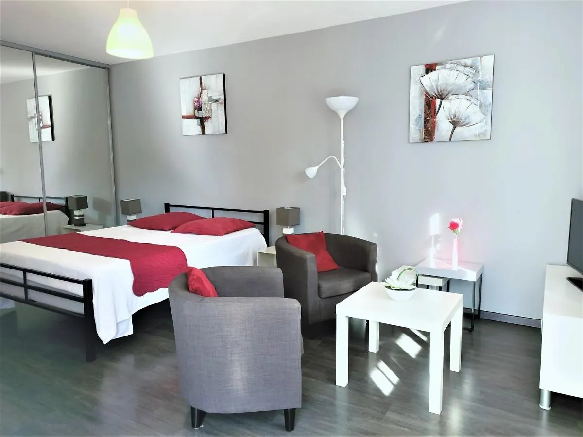 T1 Moderne Et Lumineux Avec Terrasse Et Parking ! - Fr-1-555-70 Apartment Aix-les-Bains 0*,  France
