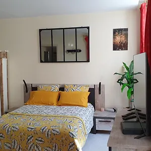 Appartement Le Lamartine Hyper Centre Aix Les Bains Avec Parking Et Climatisation, Aix-les-Bains